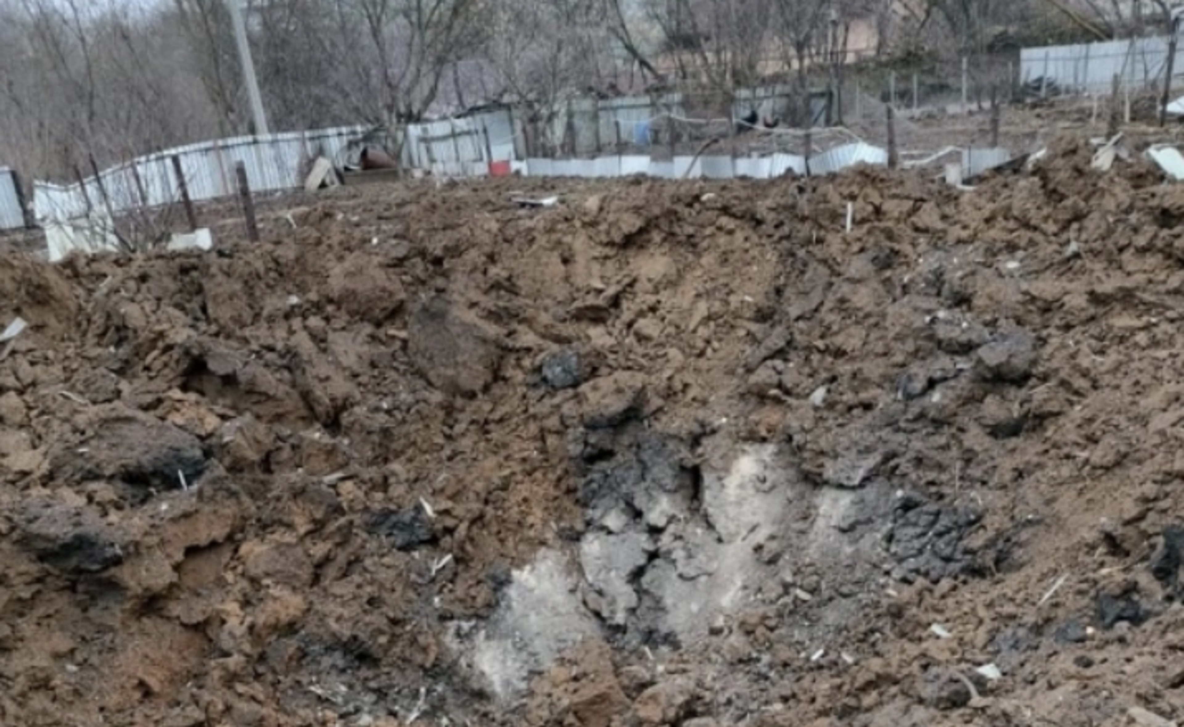 Сбили беспилотник в тульской. Воронка от беспилотника в Тульской области. Взрыв в Тульской области 2023. Киреевск Тульская взрыв воронка. Воронка от взрыва.