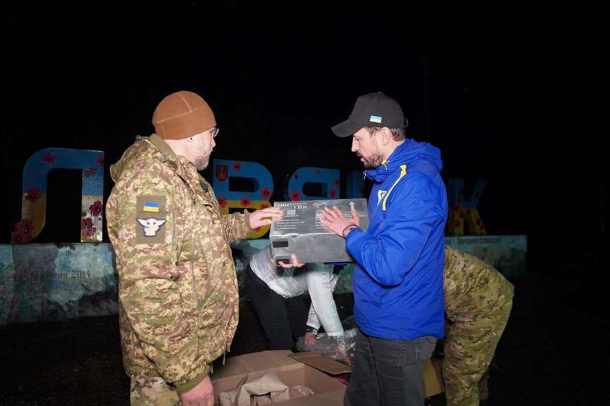 Волонтери БФ «Надія», Валерій Дубіль й Олексій Омельяненко доставили РЕБи, які рятують життя ЗСУ на Словʼянський напрямок