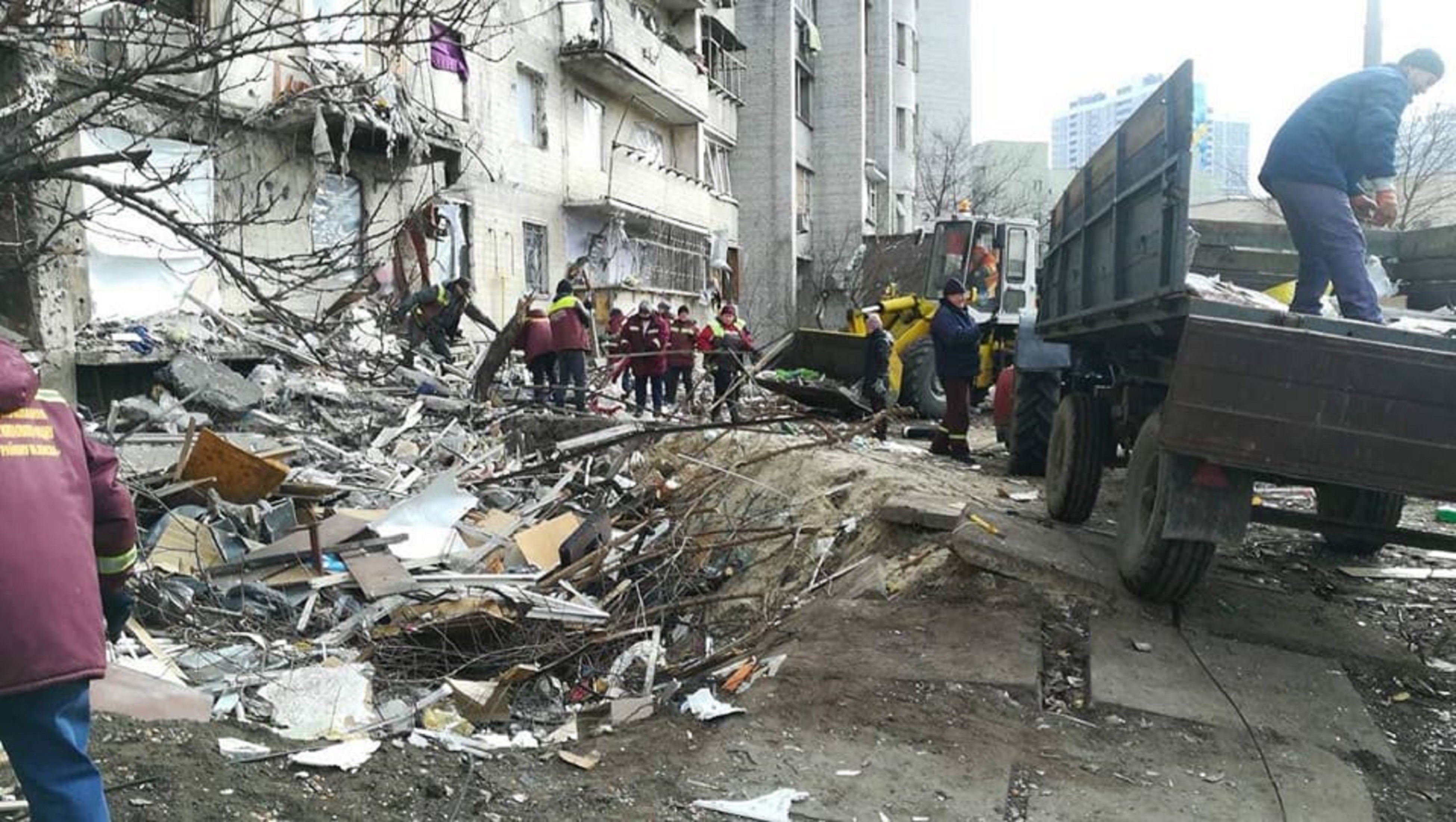 Украина справляется. Разрушения в центре Киева. Разрушенные дома в Киеве.