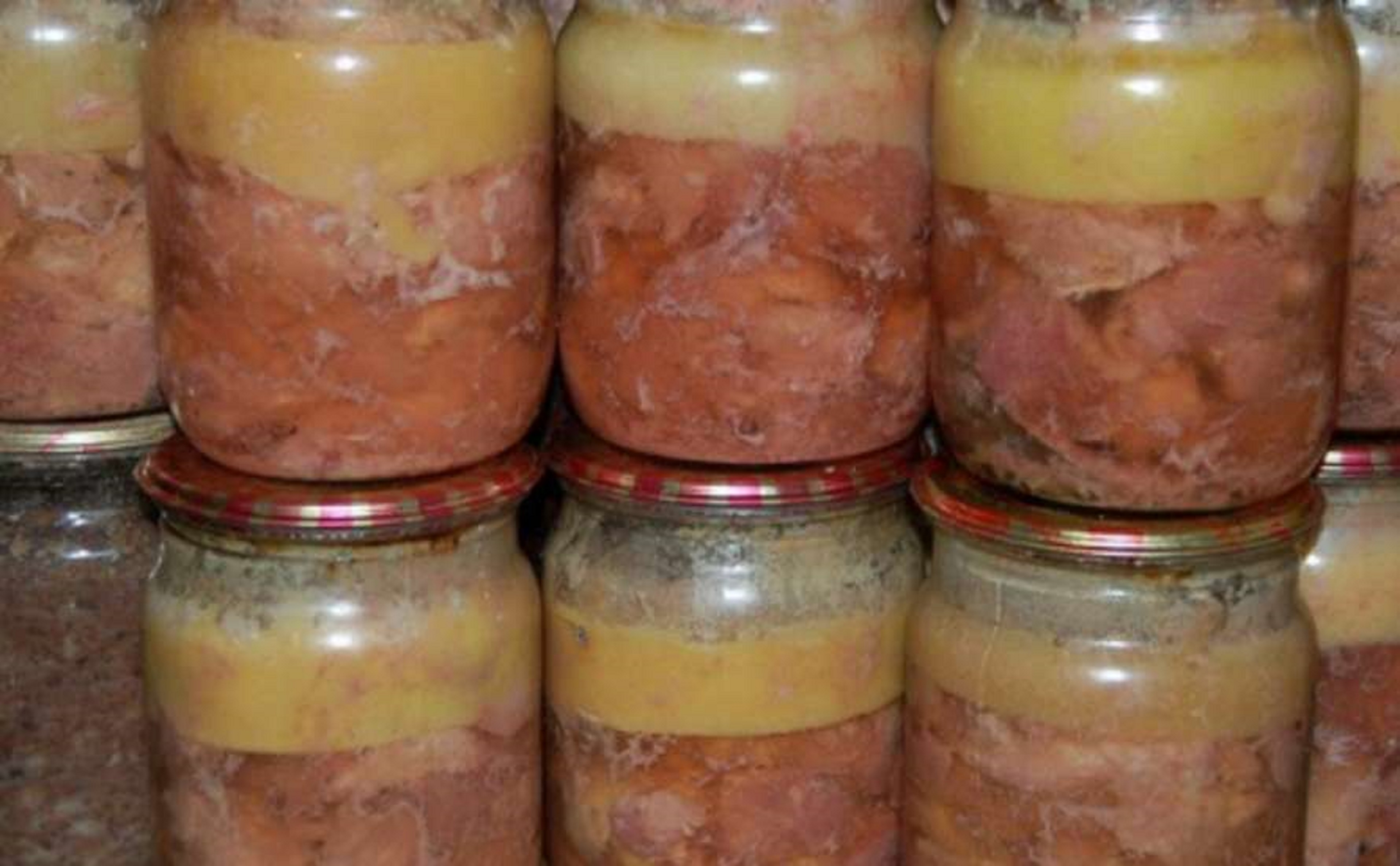 Домашняя тушенка из свинины. Тушенка из птицы. Тушенка домашняя. Говяжья тушенка в автоклаве. Домашняя тушенка из свинины.