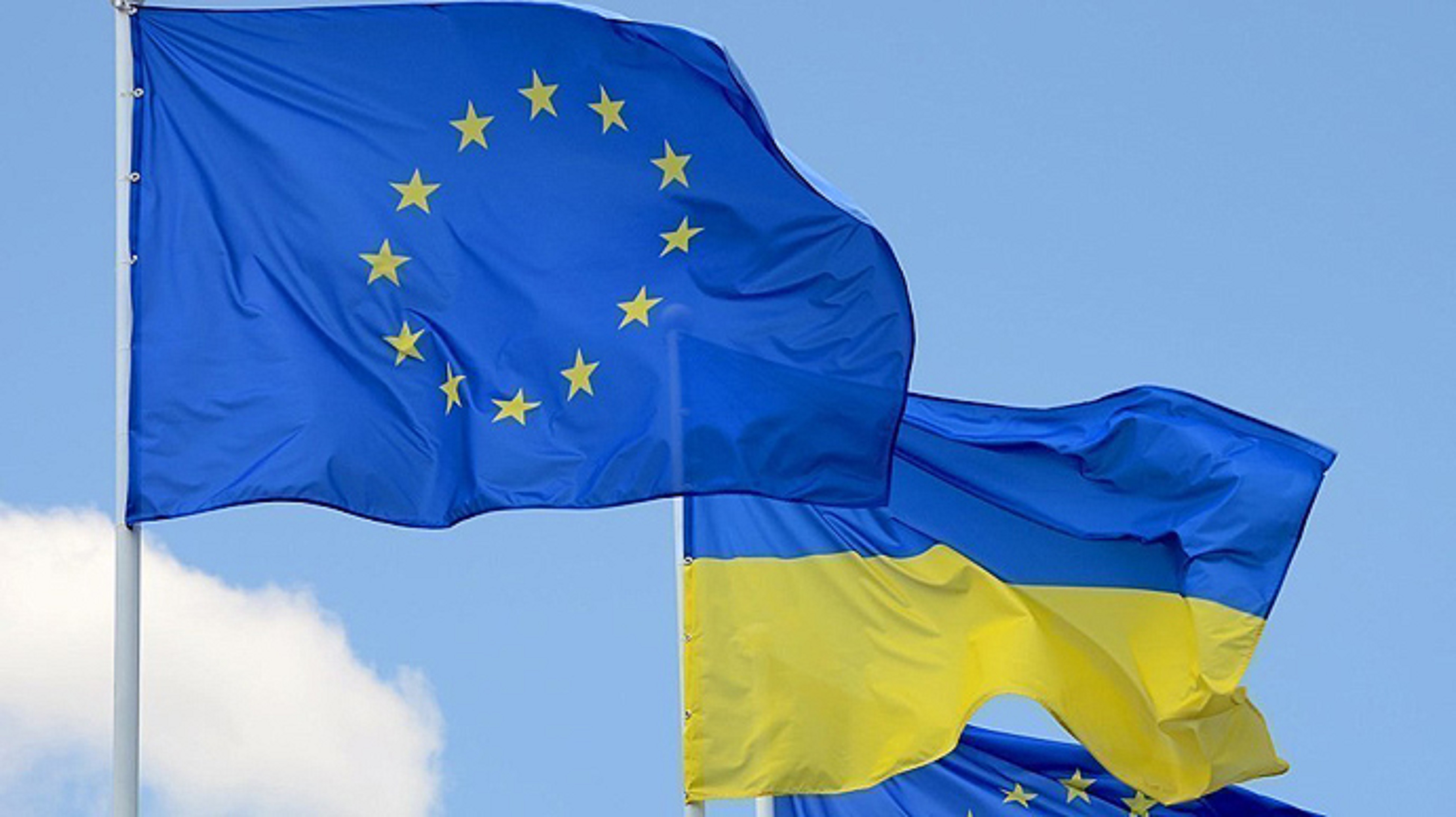 Членство украины. Украина ЕС. Украина в ЕС фото. Вступление Украины в ЕС. Флаг Украины и Евросоюза.
