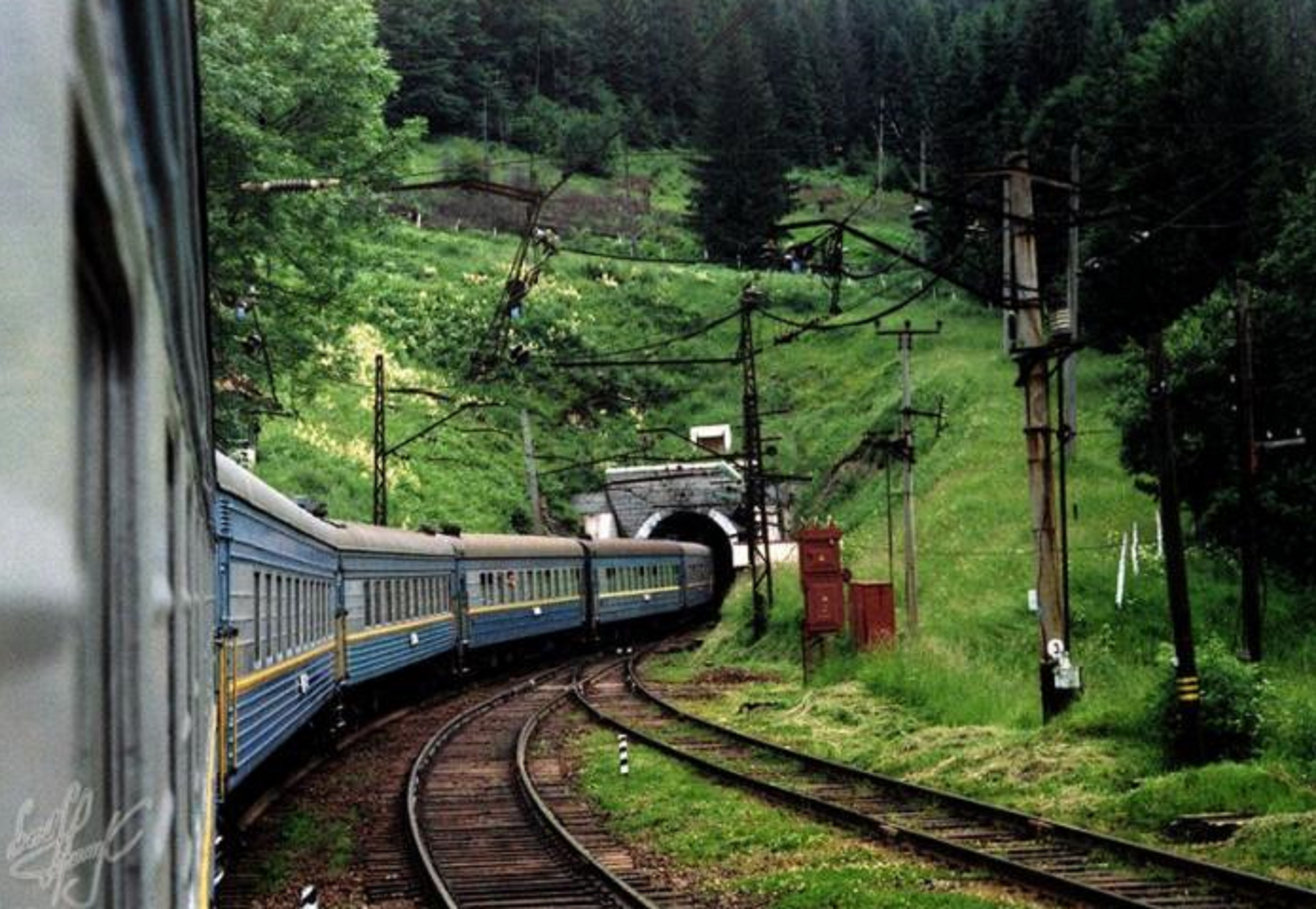 Фото дианы в машине тоннеле